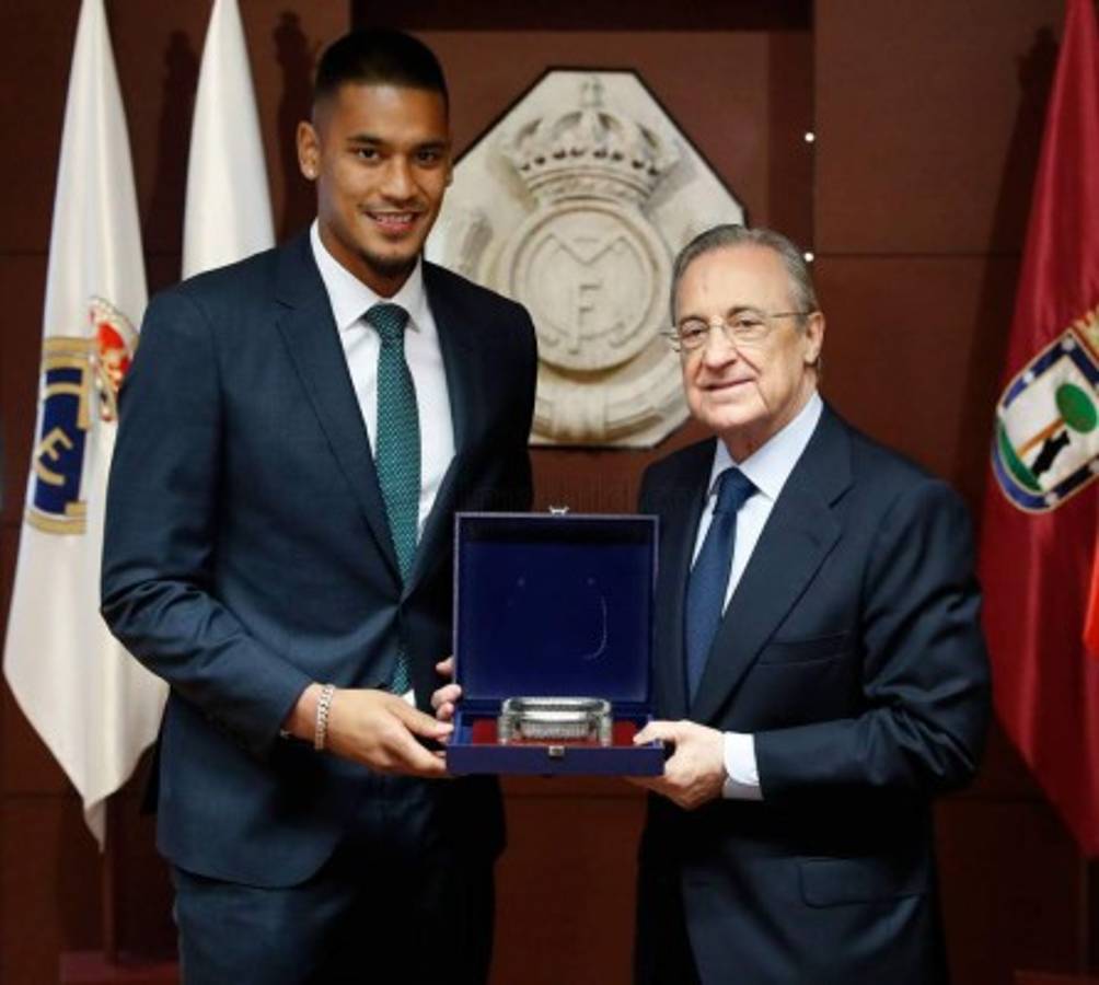 Así fue la presentación de Areola con el Real Madrid: Su sexy mujer deslumbra y usará el dorsal de su ídolo