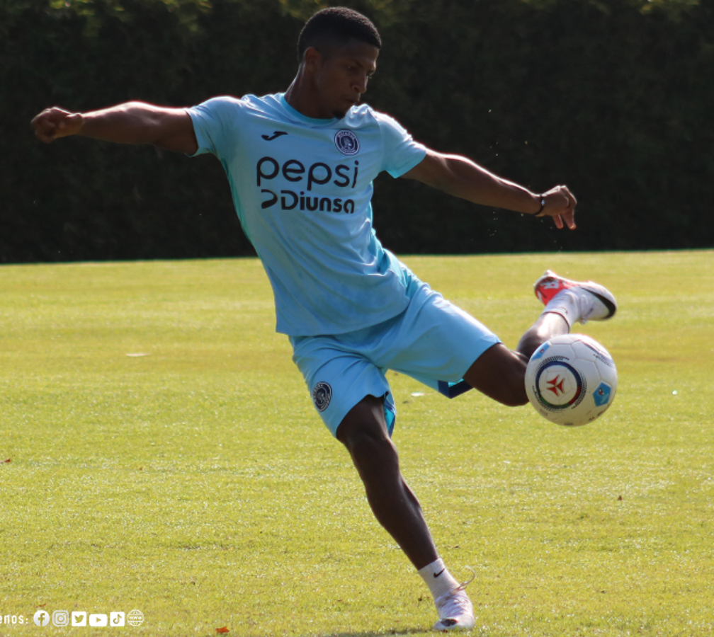 Tres hondureños y dos de la élite sudamericana: los futbolistas debutantes en la Liga Nacional en el Clausura 2024