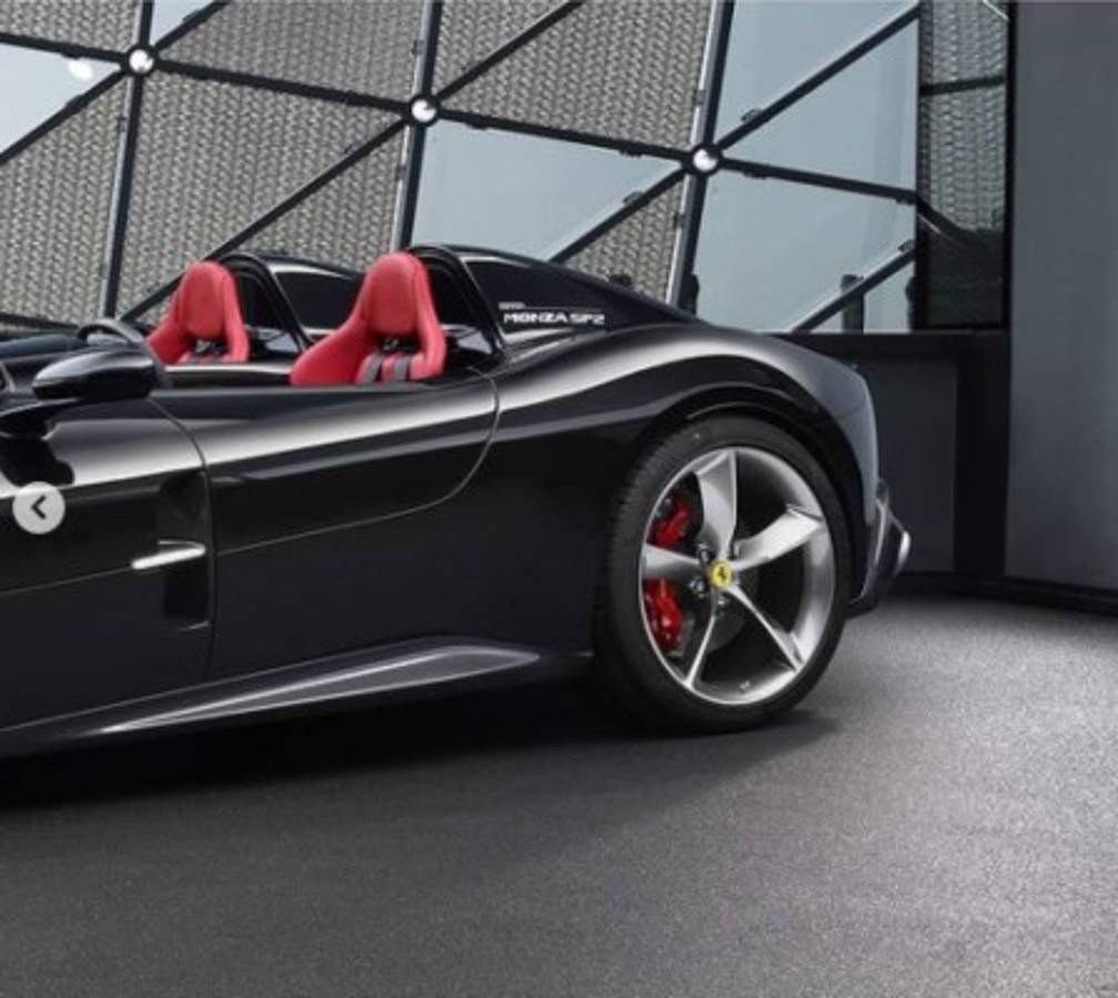 Cristiano Ronaldo se compra un costoso Ferrari Monza: Pagó 1.6 millones de euros por el auto