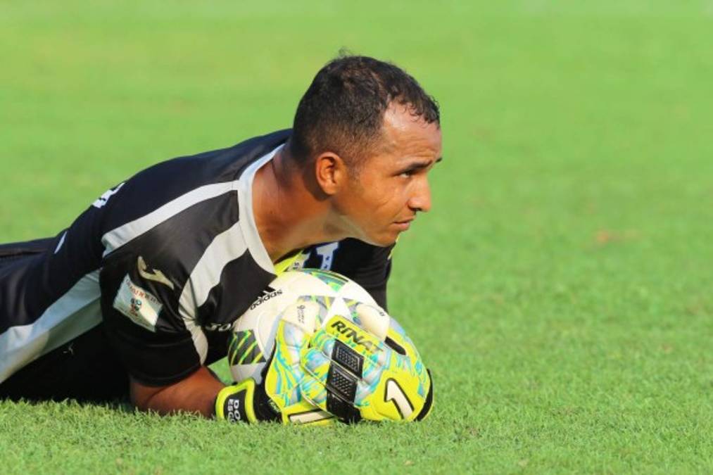 Donis Escober y Rony Martínez, los dos más destacados de Honduras contra Panamá