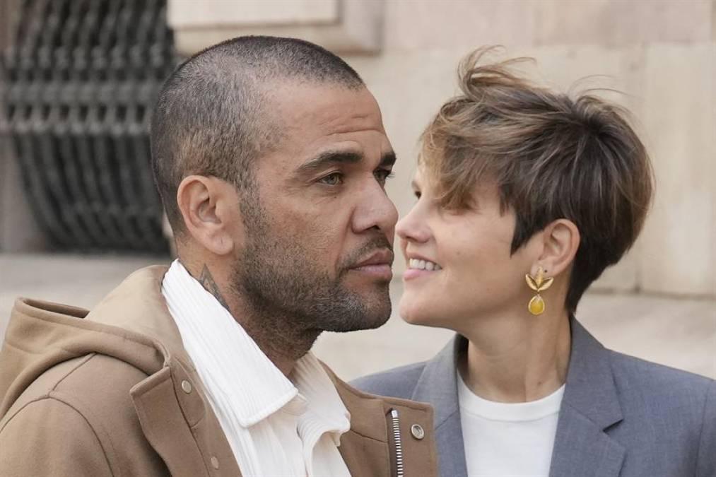 Dani Alves reaparece 63 semanas después y envía contundente mensaje: “No es cierto...”