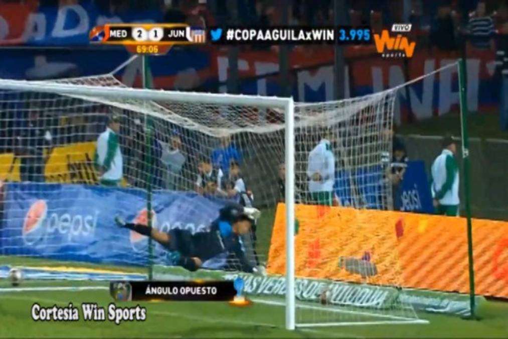 VIDEO: Golazo desde la media cancha de Jarlan Barrera en la copa de Colombia