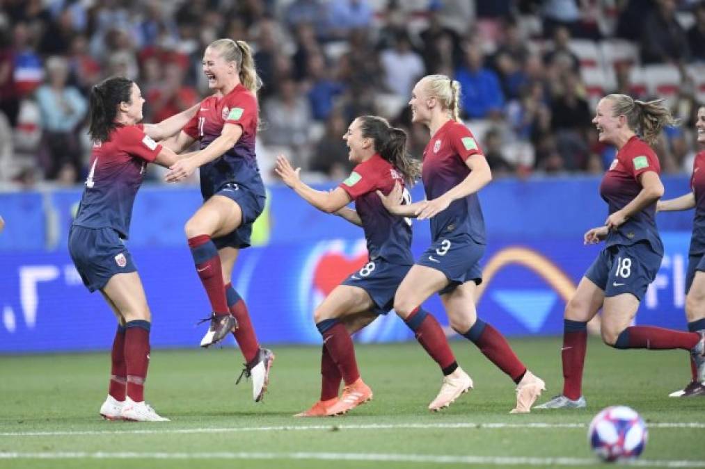 Noruega gana en penales a Australia y Alemania vence a Nigeria en el Mundial Femenino de Francia