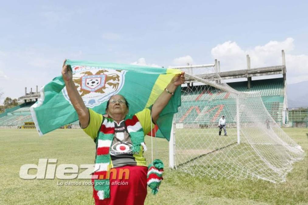 Doña Queta, la seguidora más fiel de Marathón que quiere la novena