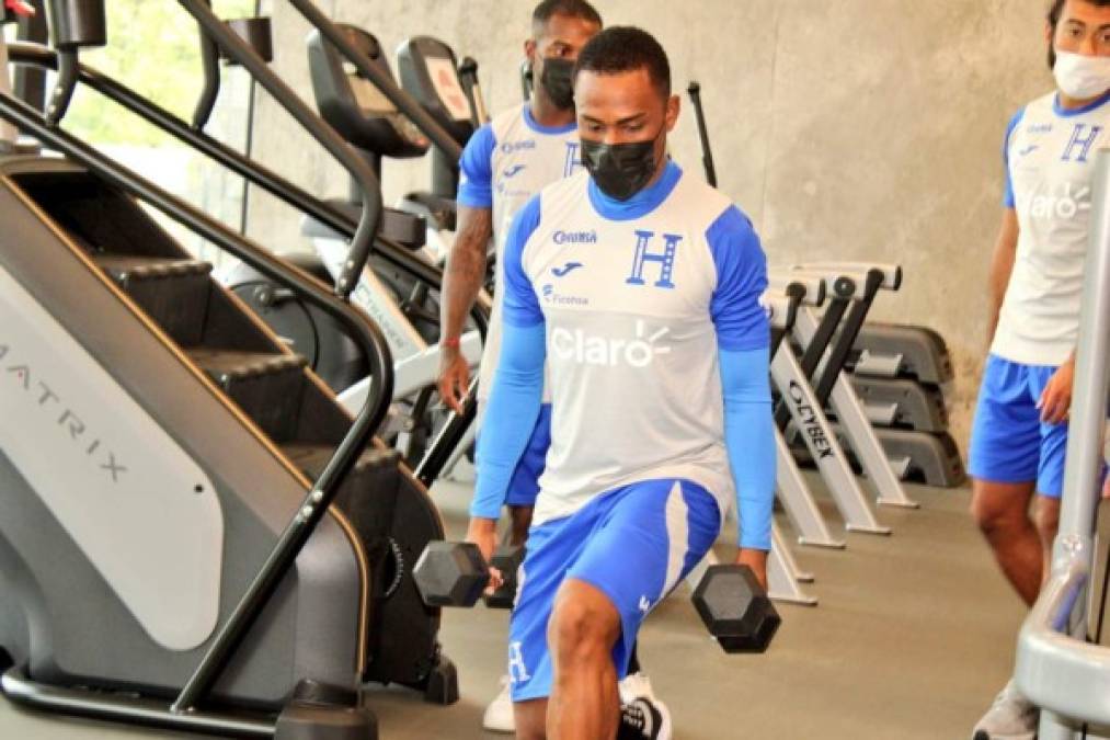 El líder de la oración y el detallazo en el 'look' de Rivas: Honduras entrenó en el gimnasio dos días antes de enfrentarse a Canadá
