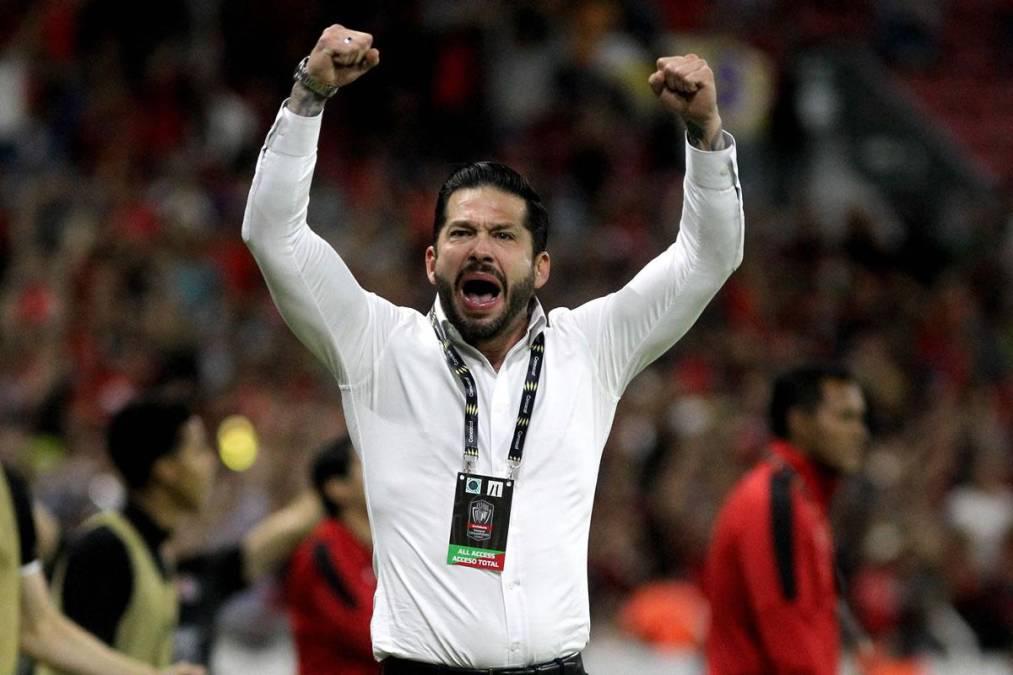 Los gestos de amargura de Troglio, la tristeza de Olimpia y el que festejó a lo Messi en la remontada del Atlas