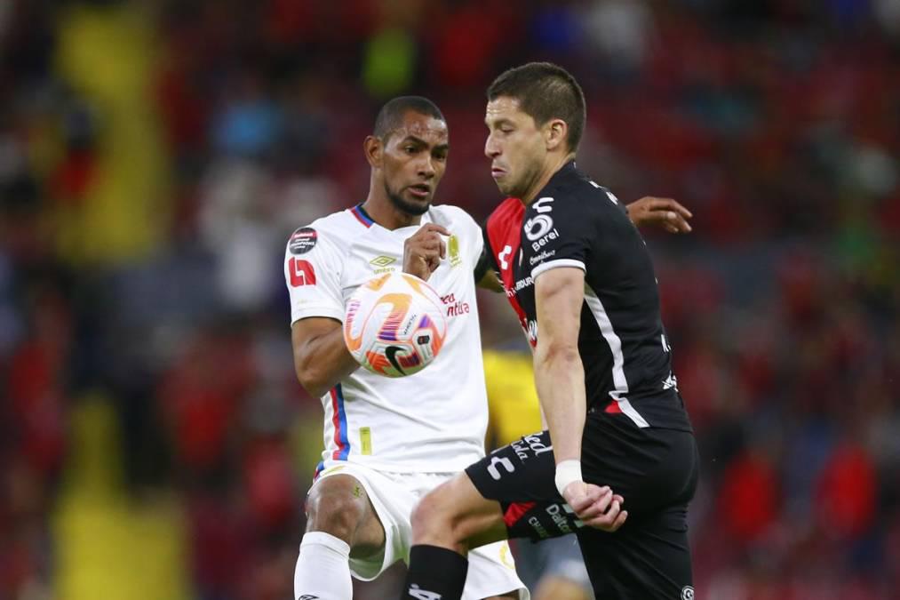Los gestos de amargura de Troglio, la tristeza de Olimpia y el que festejó a lo Messi en la remontada del Atlas