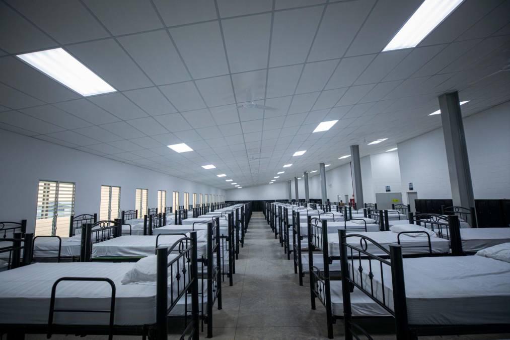 Es la más grande de América y así la llama el gobierno: Esta es la megacárcel para pandilleros que Bukele inauguró en El Salvador