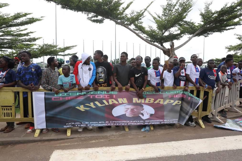 La respuesta de Mbappé sobre su futuro desde Camerún; causó locura en su primera vez que visitó la tierra de su padre