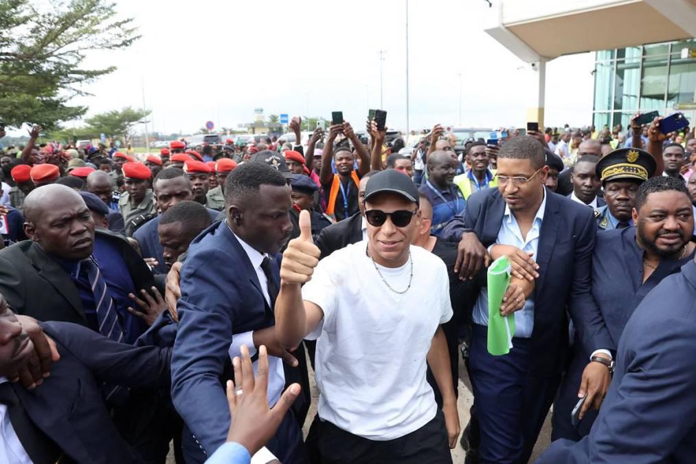 La respuesta de Mbappé sobre su futuro desde Camerún; causó locura en su primera vez que visitó la tierra de su padre