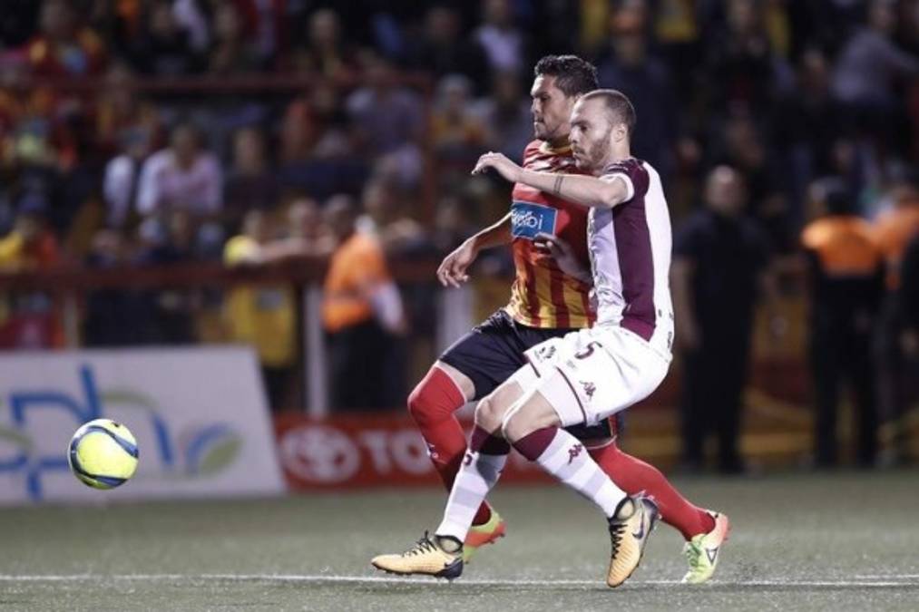 Saprissa empata en la agonía del juego en la final de Costa Rica ante Herediano