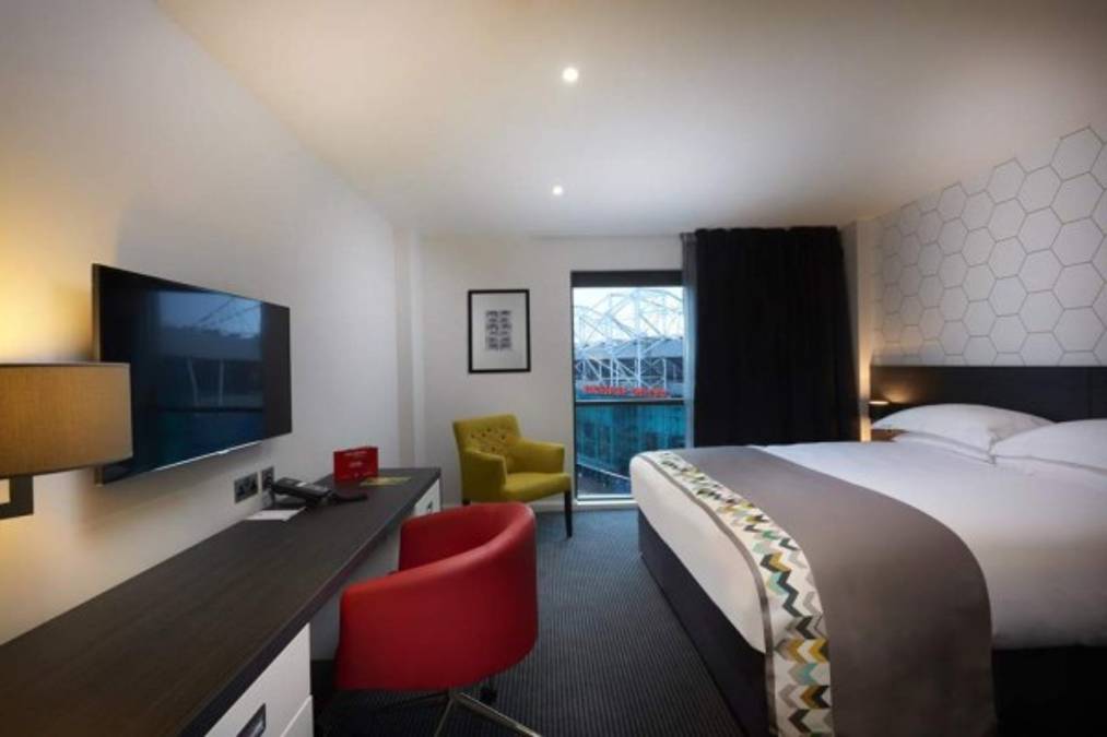 Así es el hotel que ofrecieron exfiguras del Manchester United para luchar contra el coronavirus
