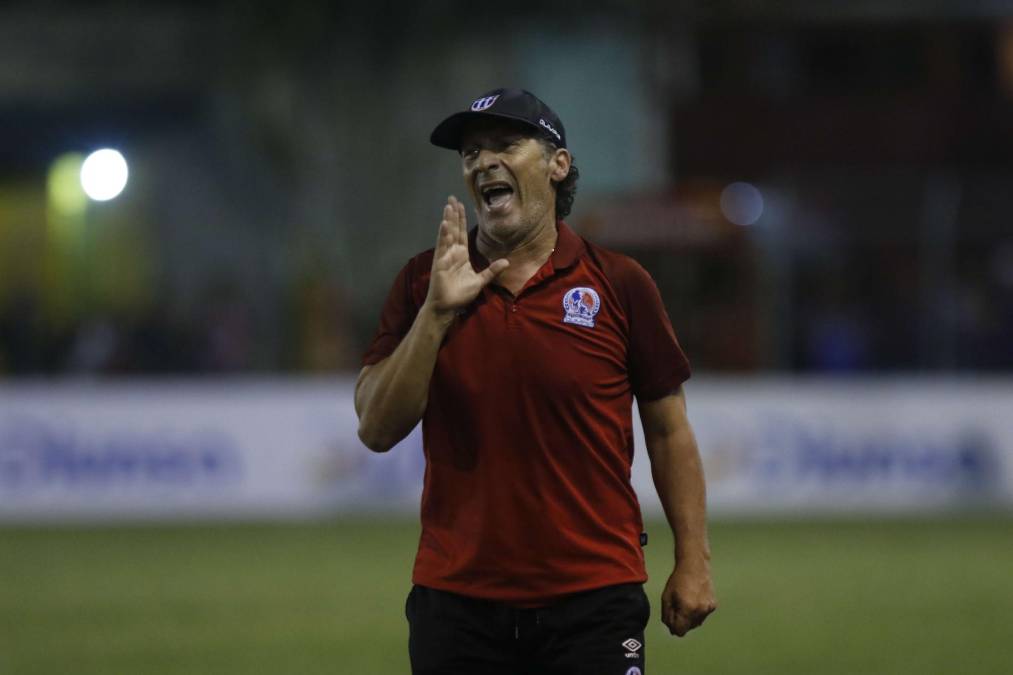 Comenzó como una tromba: Pedro Troglio realizó su mejor arranque en un torneo dirigiendo al Olimpia