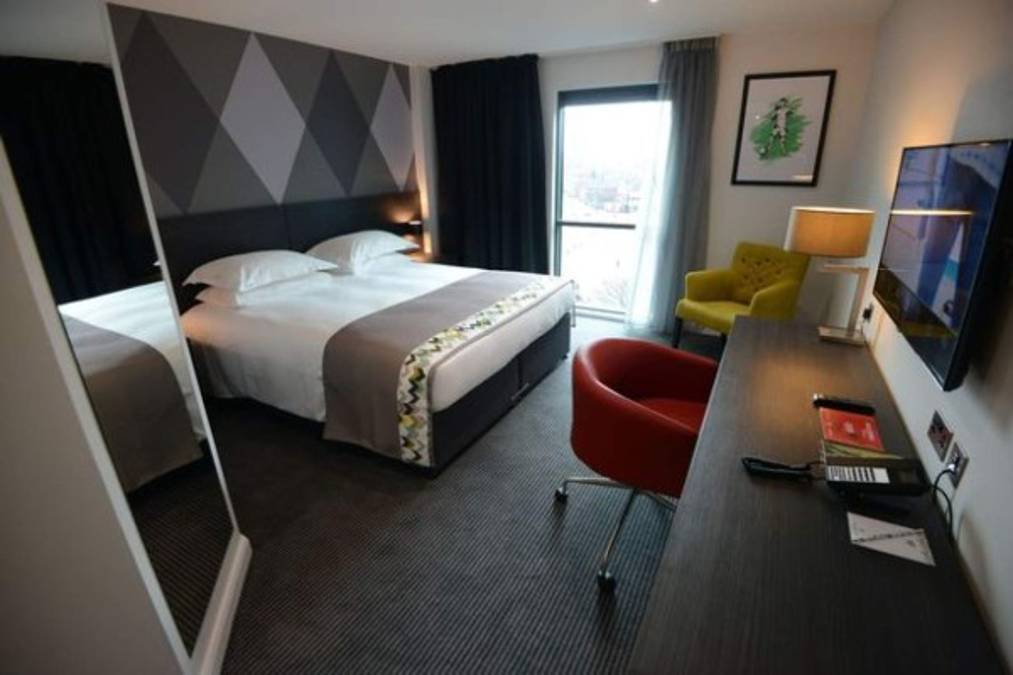 Así es el hotel que ofrecieron exfiguras del Manchester United para luchar contra el coronavirus