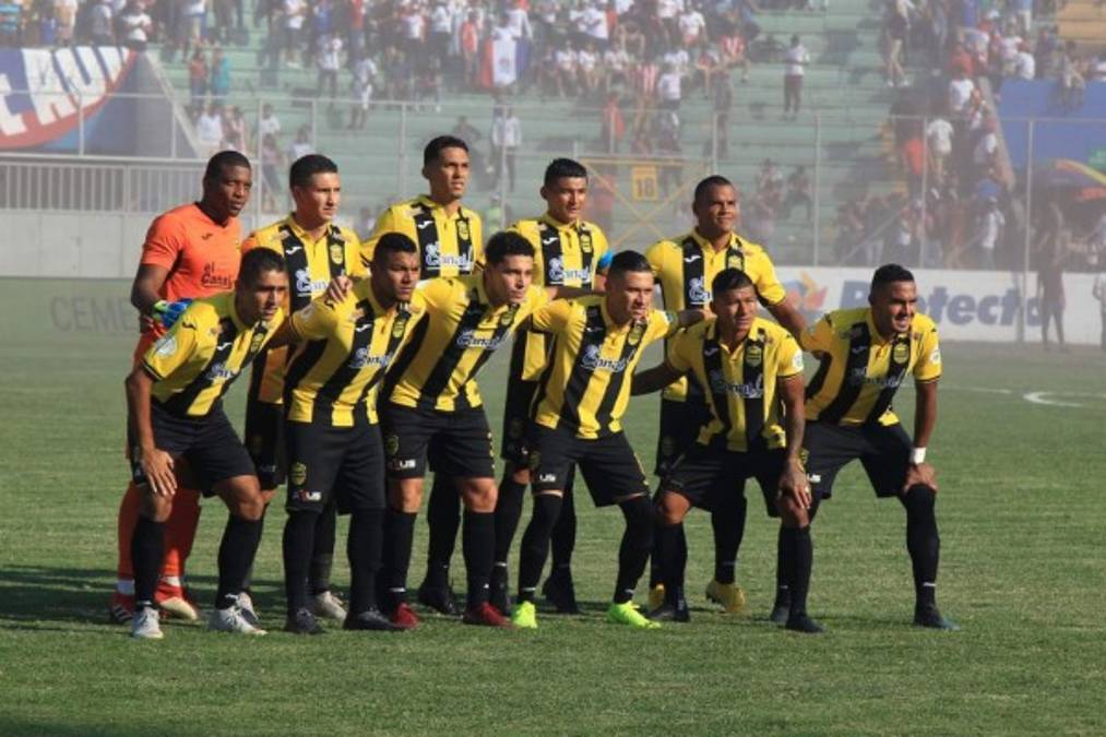 Primer fichaje: Carlos Mejía estampa su firma con Real España