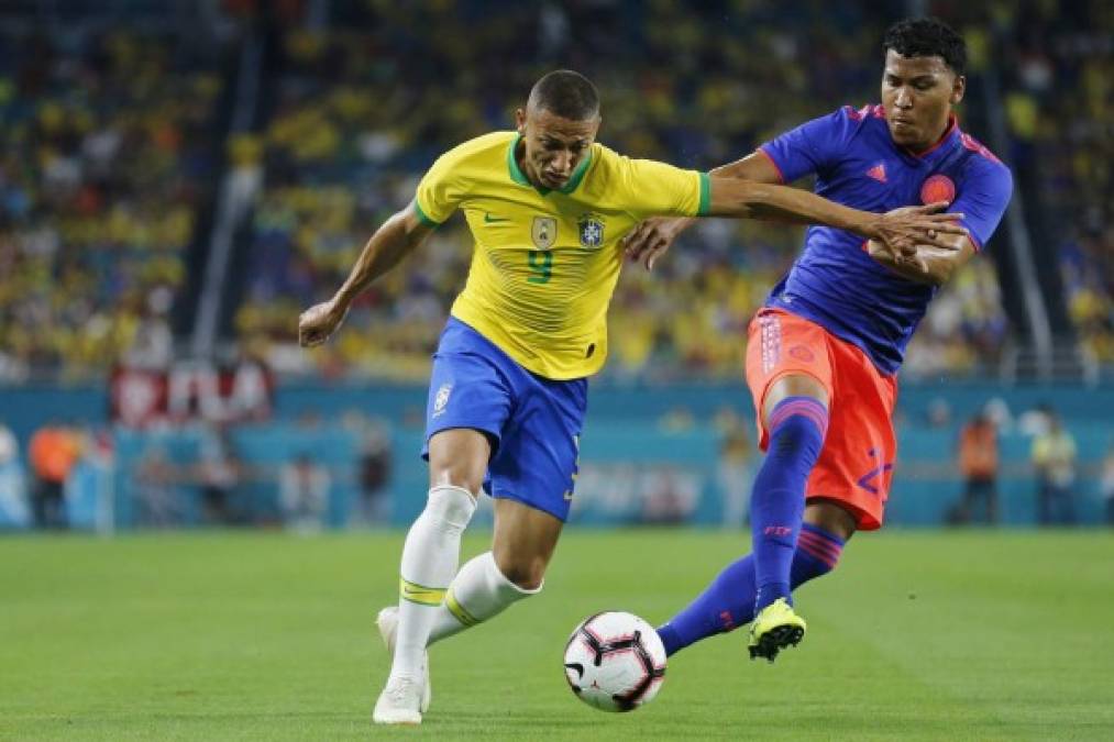 Colombia y Brasil empatan 2-2 en amistoso con un dulce regreso de Neymar