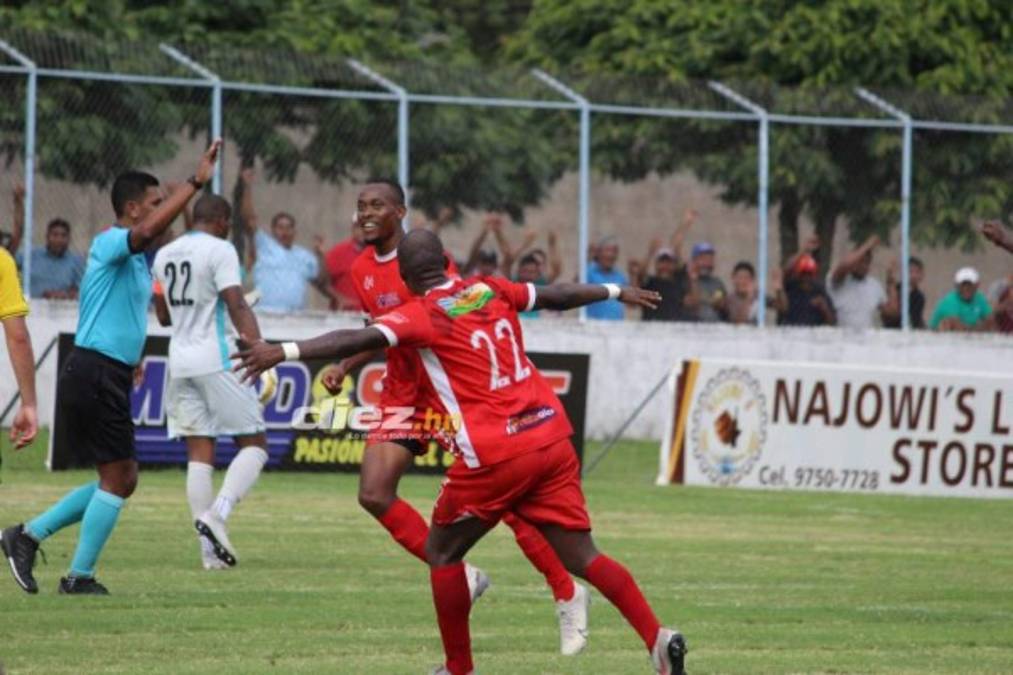 Jamal Charles: 'Es agradable anotar mi primer gol con Real Sociedad'