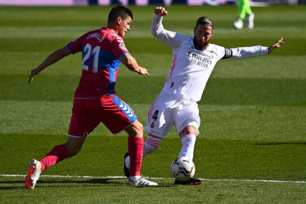 Sufrida victoria del Real Madrid ante el Elche, Benzema marcó doblete y se aferran a la liga española
