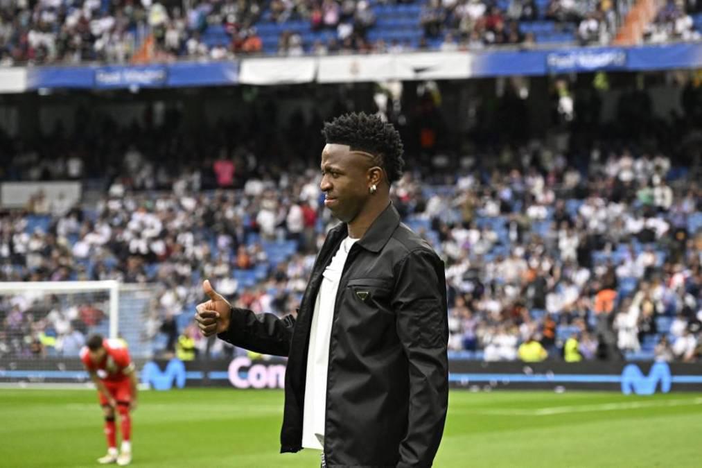 FOTOS: El Real Madrid rinde homenaje a Vinicius, el mensaje contra el racismo y la visita de Florentino Pérez