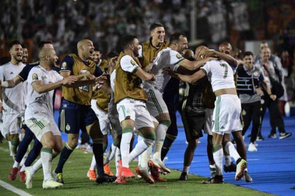 Mahrez clasifica a Argelia a la final de la Copa de África