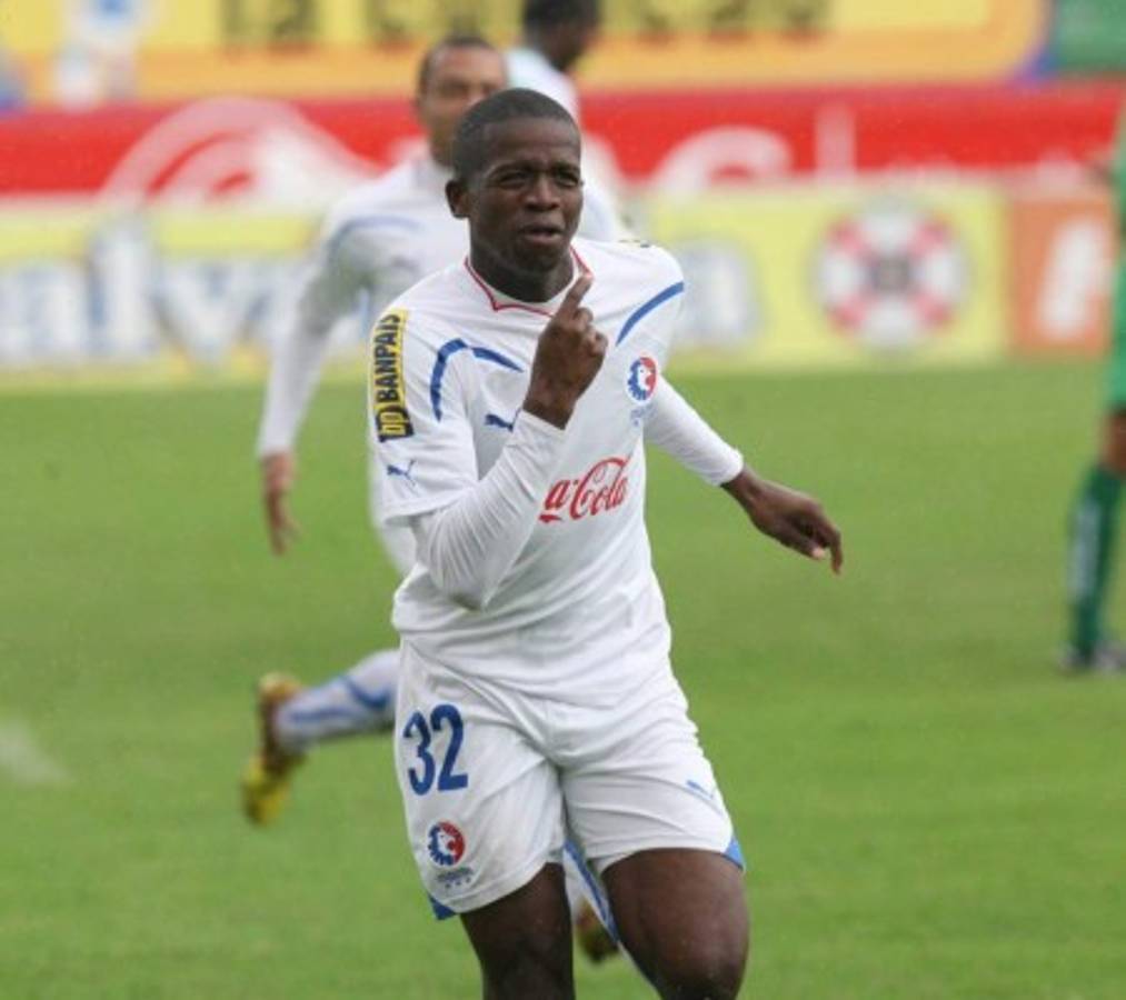 Alineación y DT del Olimpia en su primer juego en la historia del Yankel Rosenthal