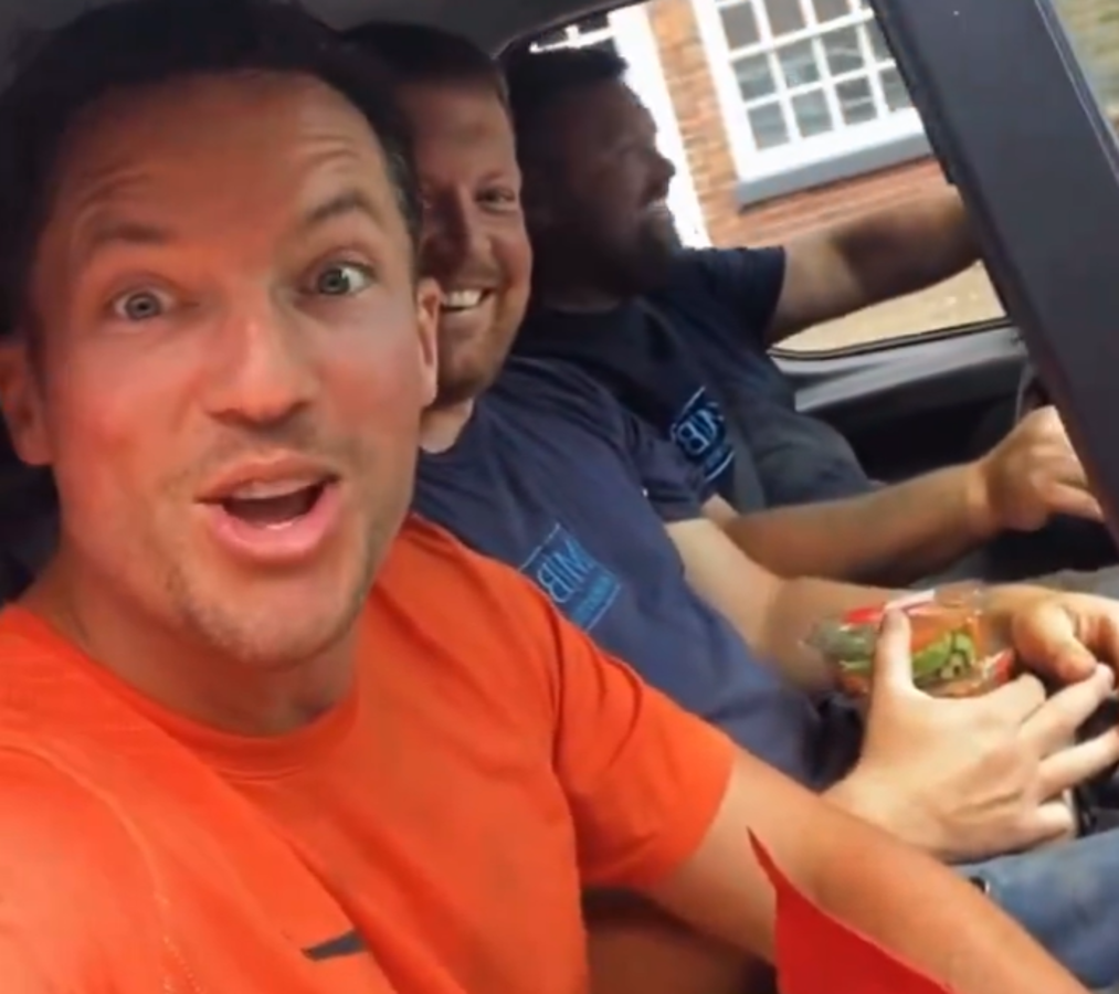 Ganó la Premier League, el Chelsea lo fichó por 40 millones y ahora es constructor de casas