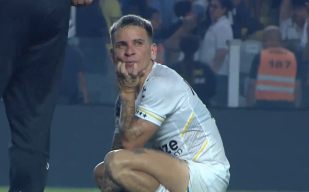 Drama en Brasil: Santos descendió y sus aficionados incendiaron las calles de la ciudad y el carro de un jugador