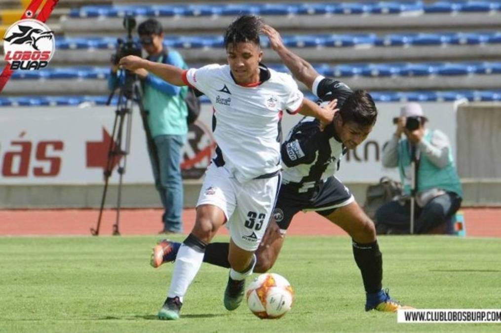 Michaell Chirinos anota su primer gol con Lobos Buap en amistoso