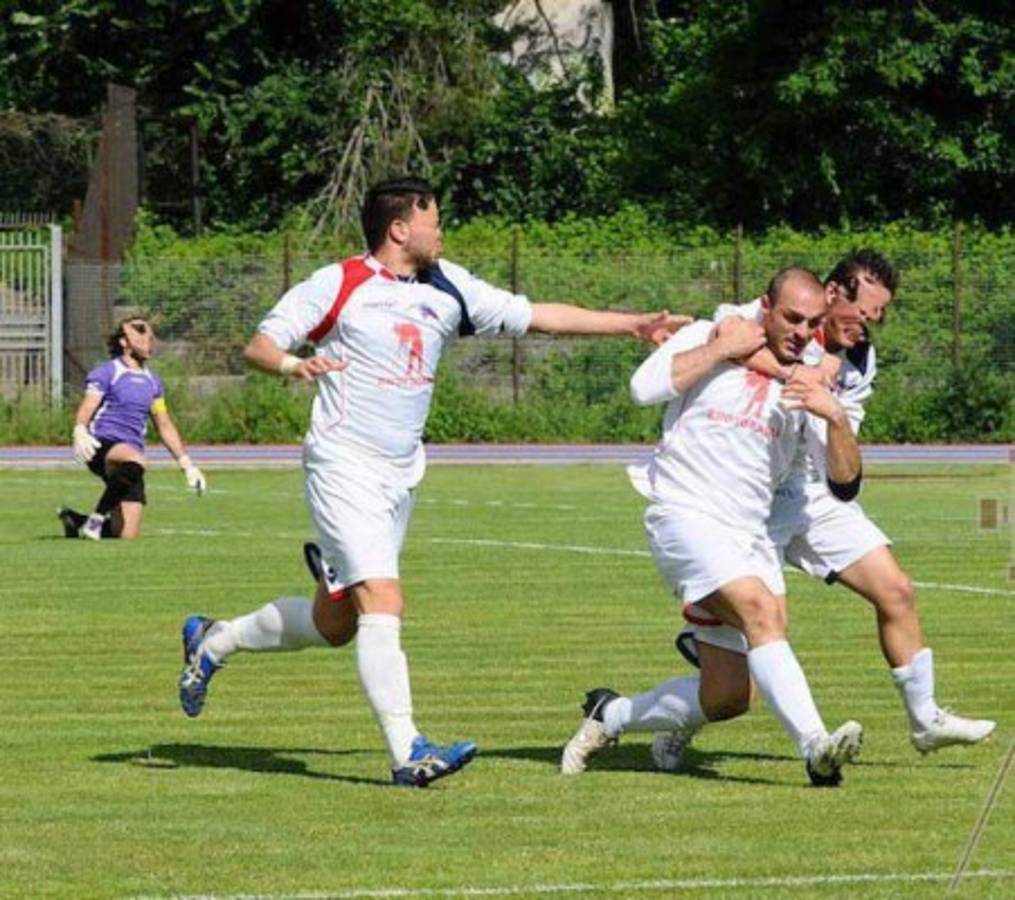 ¡Así mató futbolista italiano a verdugo de su esposa!