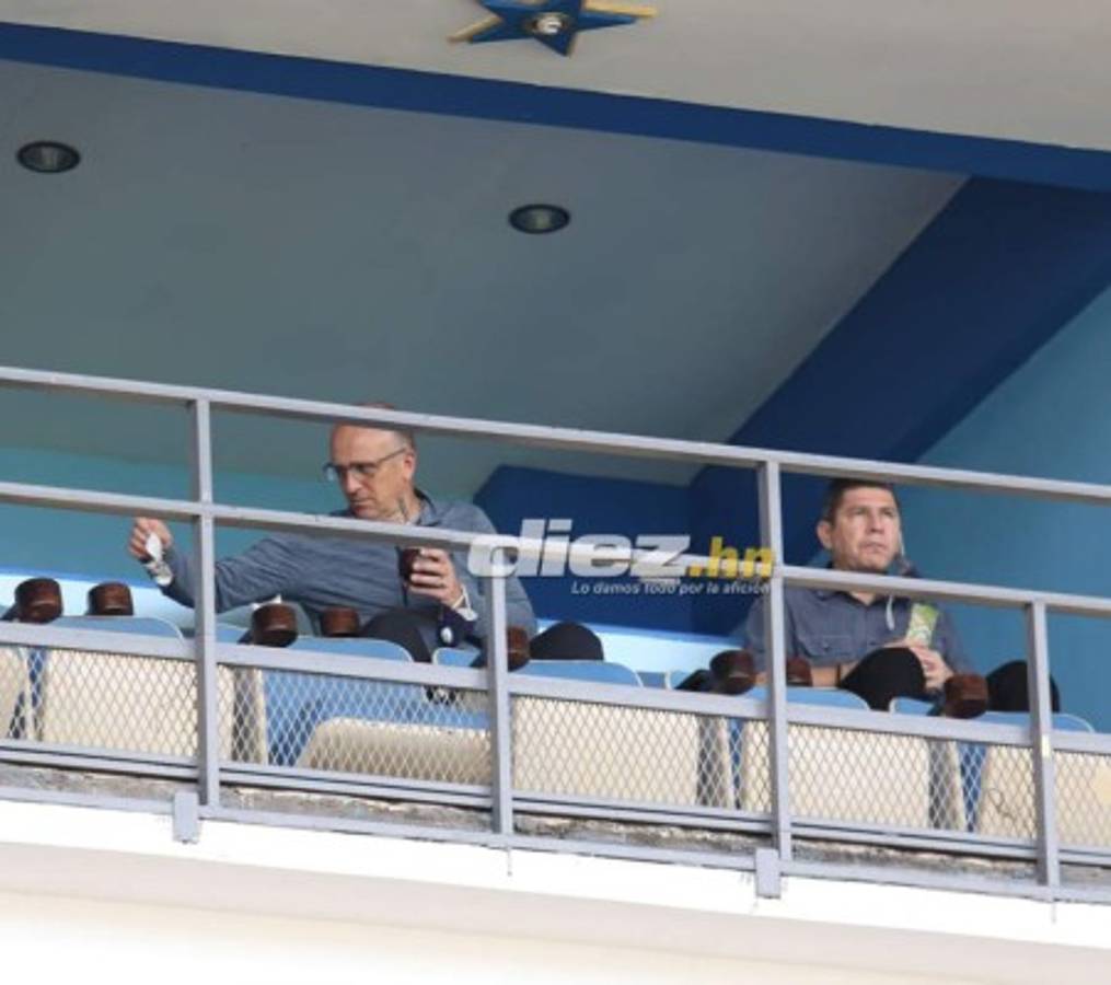 NO SE VIO EN TV: El abrazo de Diego y Troglio, Rubilio perdió el control y el festejo en el Olimpia