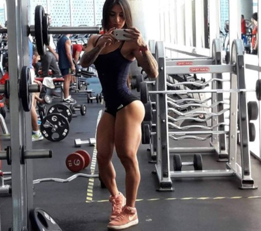 Modelo fitness explota las redes sociales por sus descomunales ¡piernas!