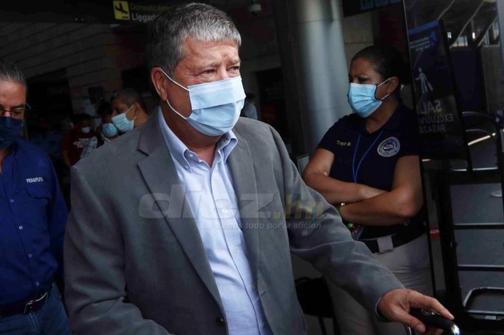 “Bolillo” Gómez regresó para iniciar trabajos de cara al Honduras-Colombia y respondió a las críticas por su ausencia