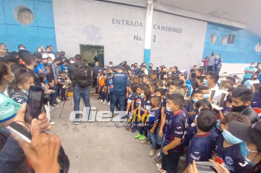 ¡Bonito pasillo! La gran sorpresa que se llevaron los jugadores de Motagua en el estadio Nacional