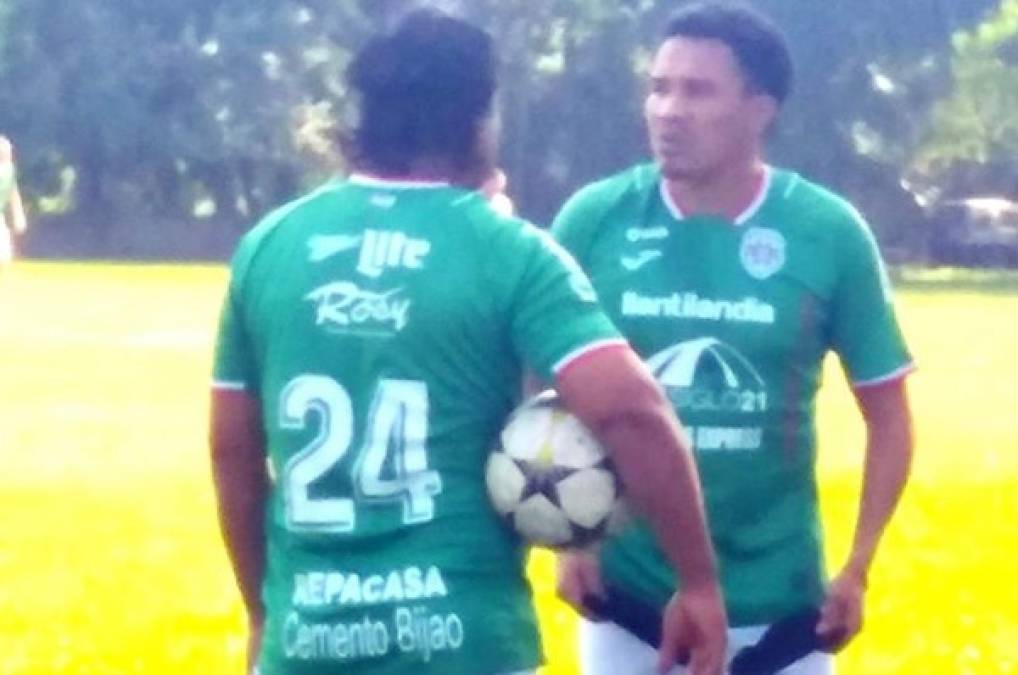 Rambo de León regresa a Honduras y jugaría en Liga de Veteranos