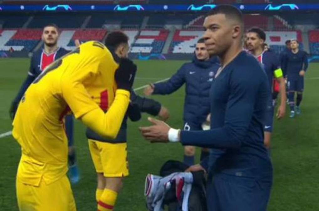 Cambia la camiseta con Mbappé y luego le lanza un dardo: ''Tiene mucho que mejorar para llegar al nivel de Messi''