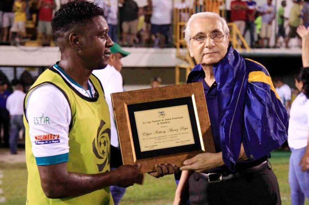 Costly, Rambo y Edgard Álvarez homenajeados en el Excélsior