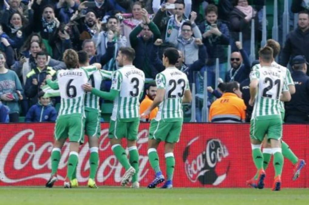Sin el Choco Lozano, Girona cae en el último minuto ante el Betis