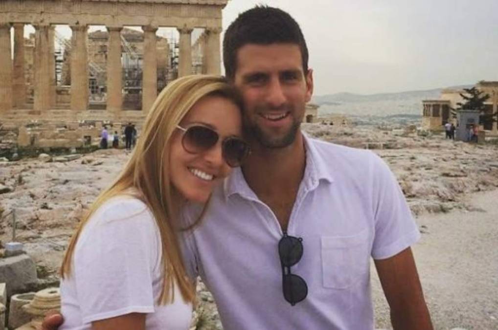 El famoso tenista Novak Djokovic anuncia que dio positivo por coronavius junto a su esposa