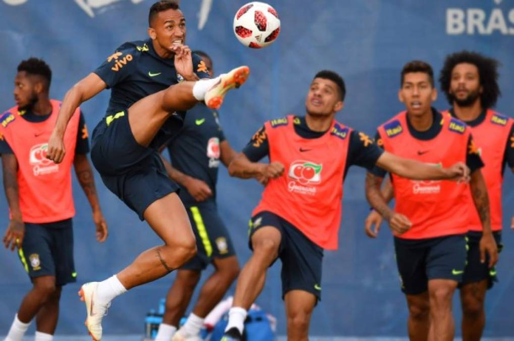 Danilo se lesiona y será baja para Brasil en el Mundial de Rusia 2018