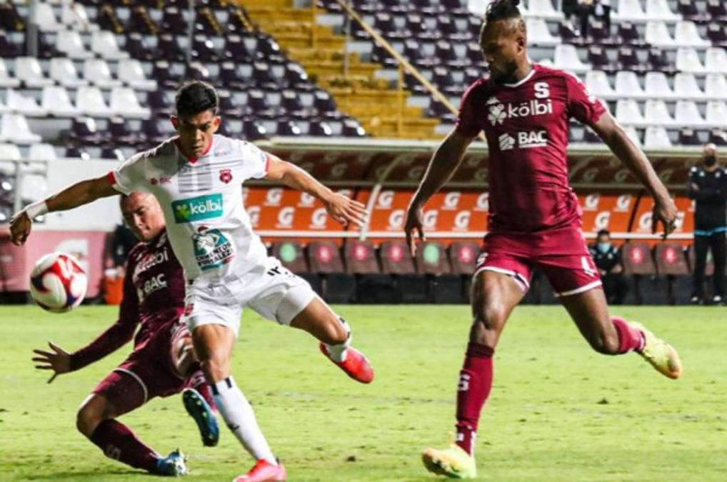 Saprissa echó a Alajuelense junto a Alex López para convertirse en el primer finalista en el fútbol tico