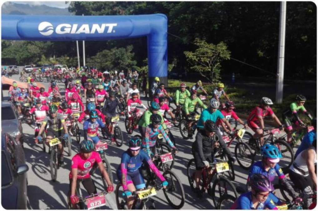 Más de 200 ciclistas lucharon por ganar la carrera Corral Abierto 2018