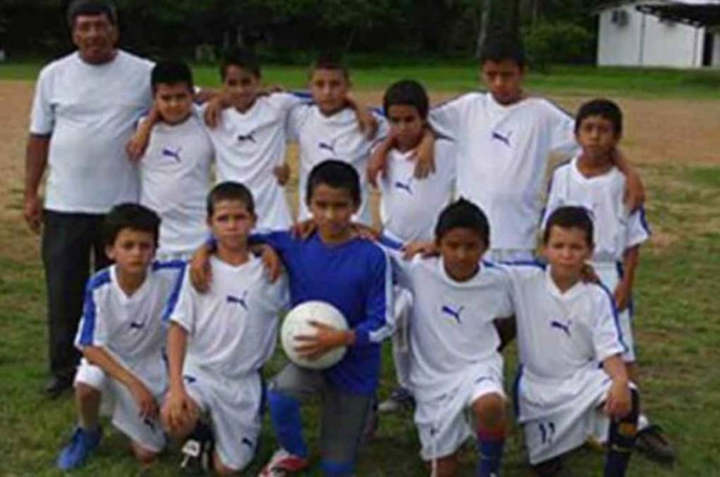 El niño del Atlético Pinares que sueña con defender los tres postes de la H