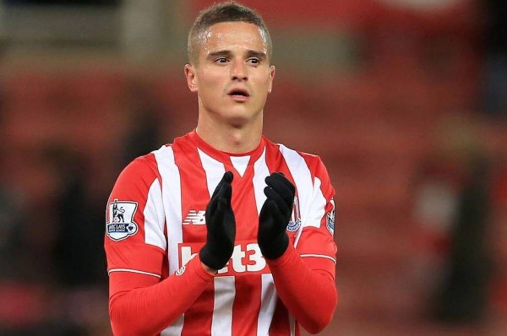 El Stoke aparta al holandés Afellay porque cree que es una mala influencia
