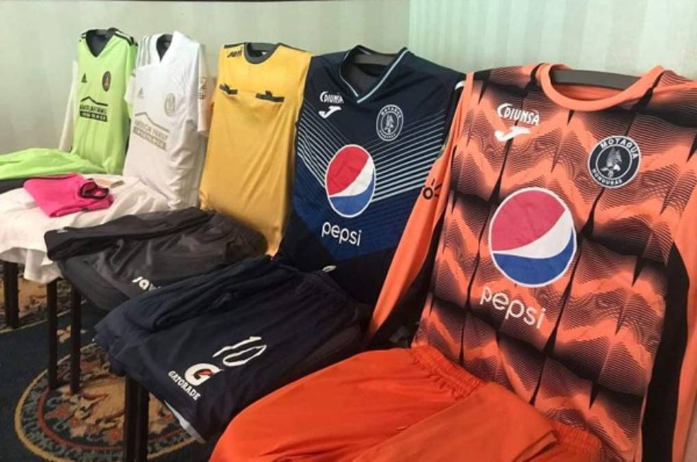 Diego Vázquez se relaja en centro comercial previo al Motagua-Atlanta United