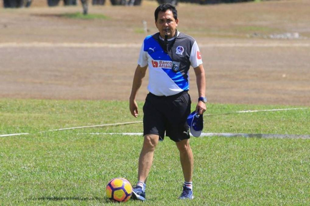 Nahún Espinoza oficializa salida de Michael Chirinos; Kevin Álvarez tiene ofertas