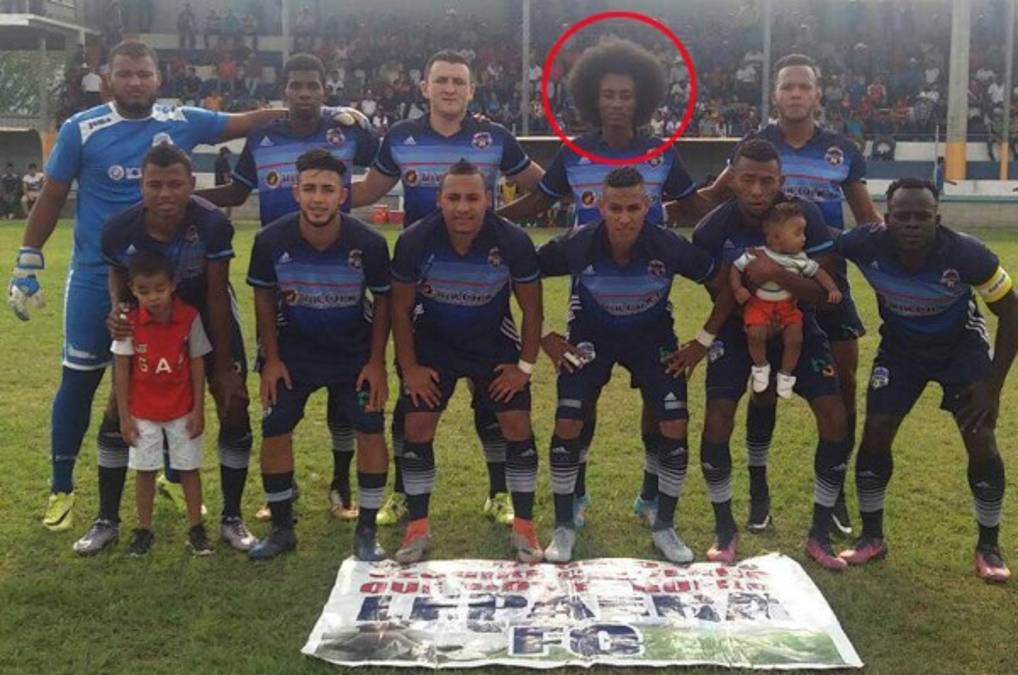 Javier Norales, el jugador con el look más extravagante en la Liga de Ascenso