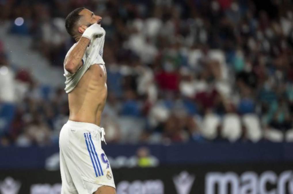 ¡Vinicius rescata al Real Madrid de la caída con su doblete ante Levante en la liga española!