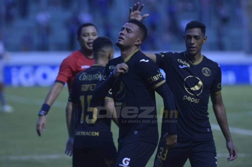 Diego Vázquez exalta a Meléndez y defiende su alineación: 'Sabíamos que a Cristopher le quedaría una'