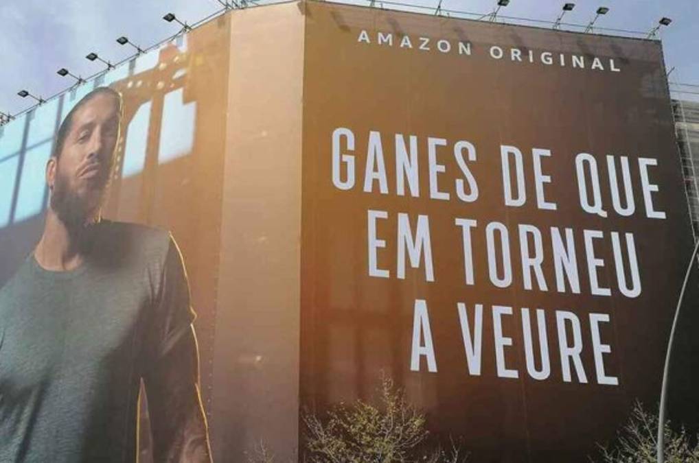 Ramos le responde a Laporta con una enorme pancarta en Barcelona... pero con un error ortográfico