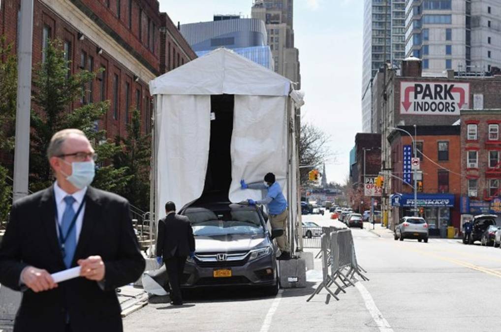 EUA advierte a sus ciudadanos en el exterior que vuelvan antes del 'tsunami' de Covid-19